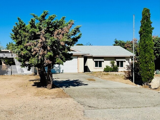 Photo - Charming 3 Bedroom, 2 Bath Home with Sunroom – Hesperia