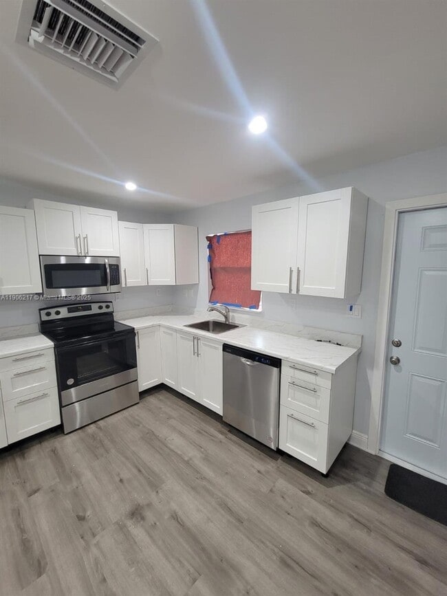 Photo - 1809 NW 8th Pl