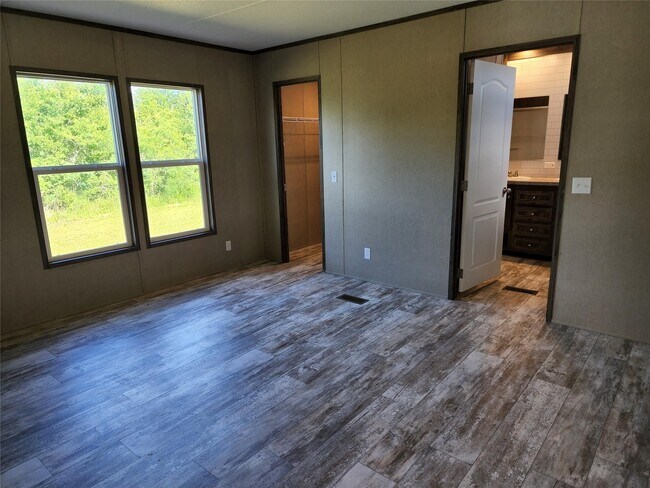 Photo - 415 County Rd 3560