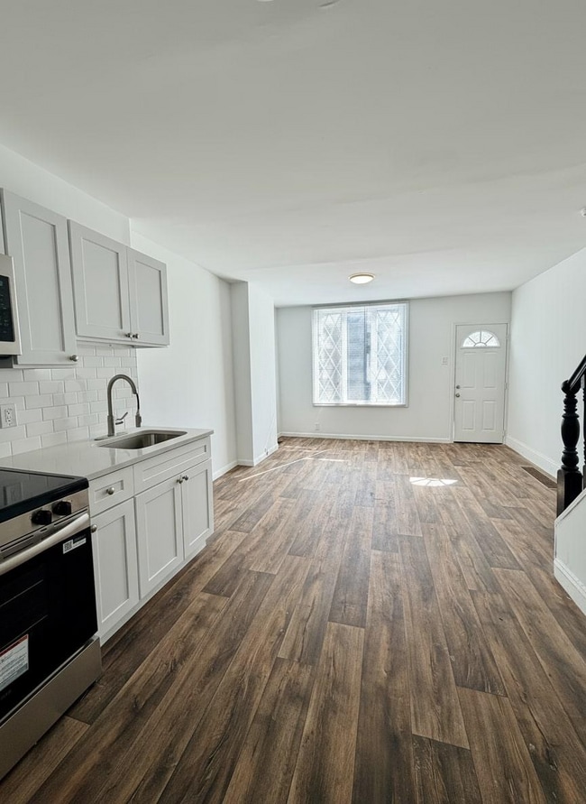 Photo - 3490 Weikel St