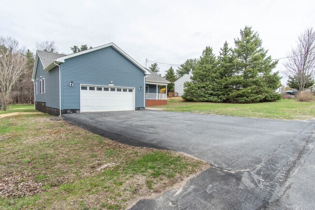 Photo - 29573 Maple St