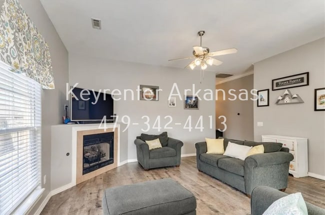 Photo - 3105 SW Waterleaf Ave