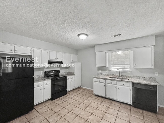 Photo - 3465 Cherry Cove W