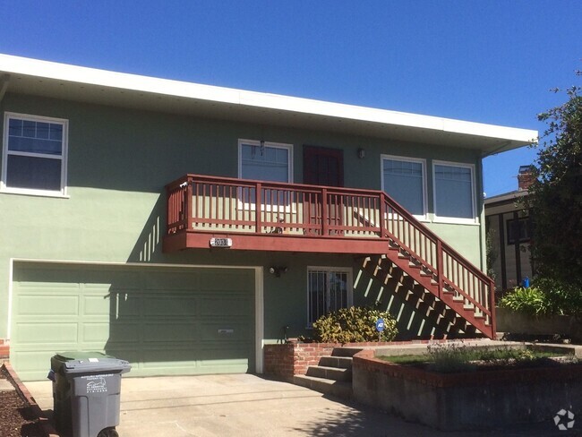 Building Photo - Great El Cerrito Single Family Home - Bloc...