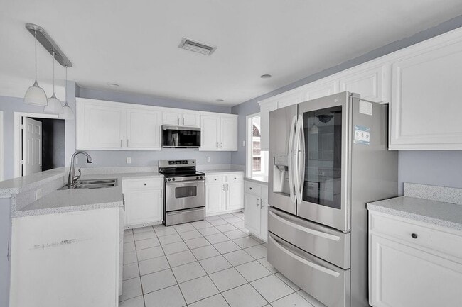 Building Photo - 2865 NW 68th Ln