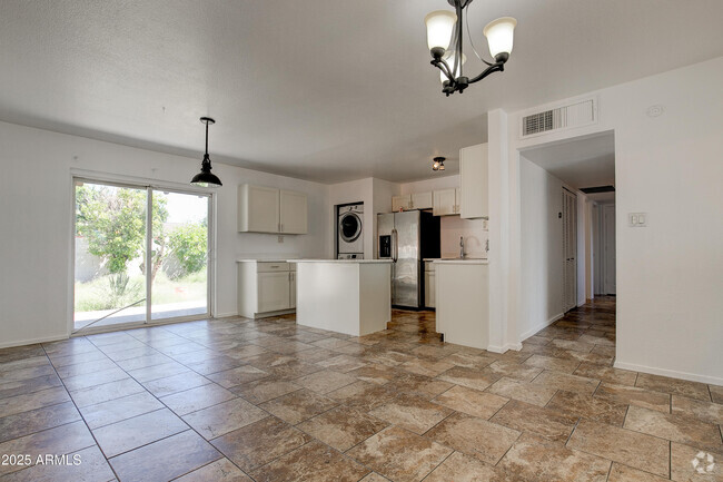 Building Photo - 3644 W Maryland Ave Rental