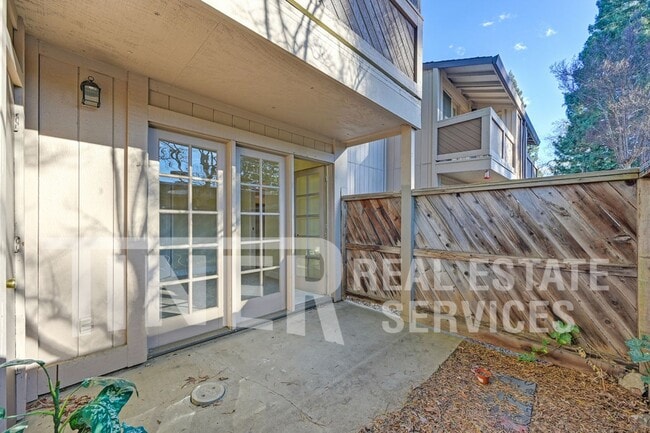 Photo - 7711 Juan Way Unidad #4A