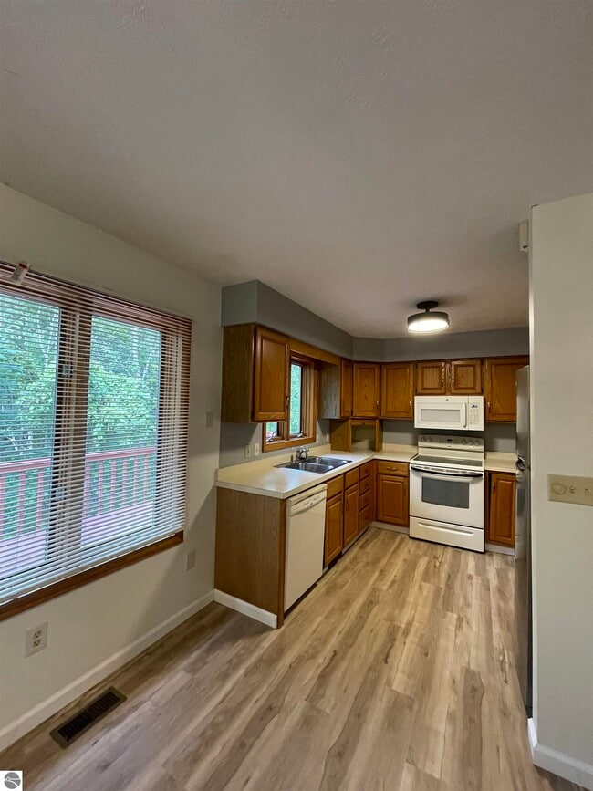 Photo - 4227 Summerhill Rd