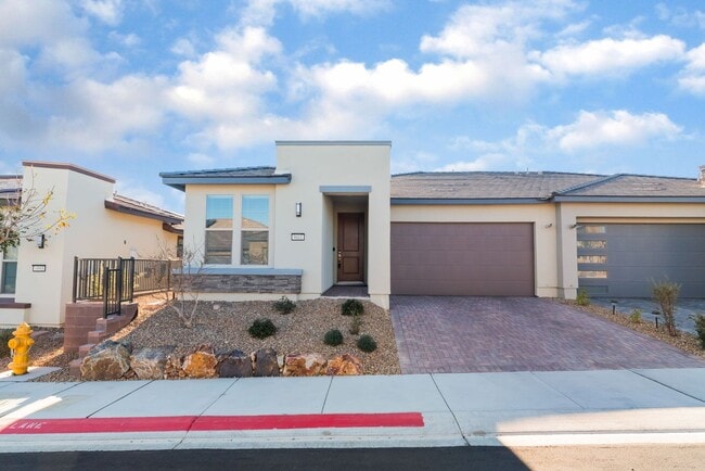 Photo - A Meticulously Upgraded Townhouse *Age Restricted 55+