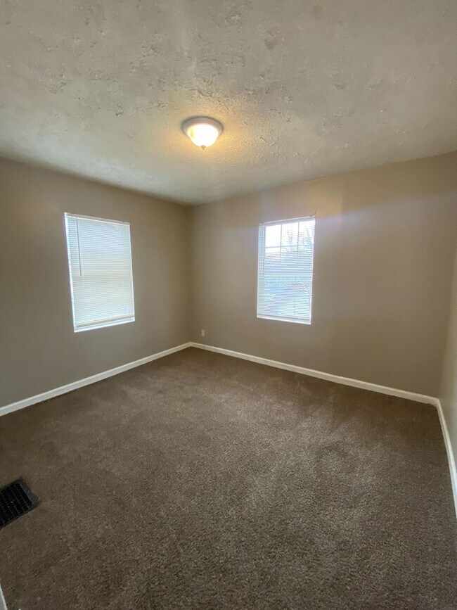 Photo - 1301 N Olney St Unit 1303 N Olney St
