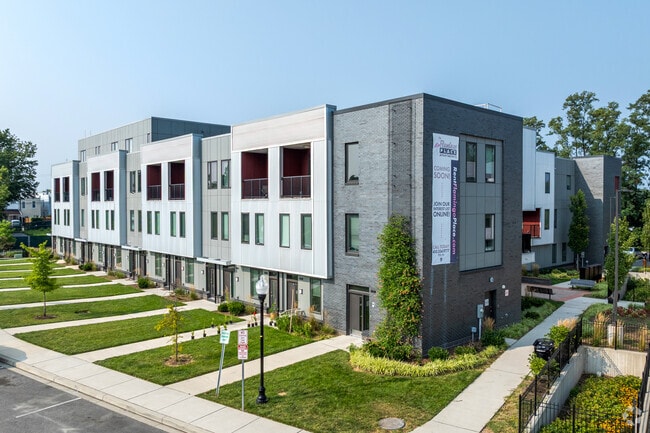 Photo - Flamingo Place