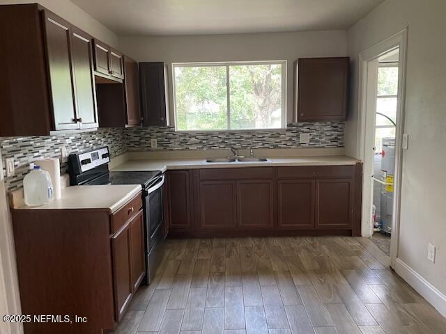 Photo - 319 W 49th St