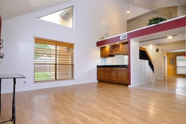 Photo - 2520 Hadley Cir