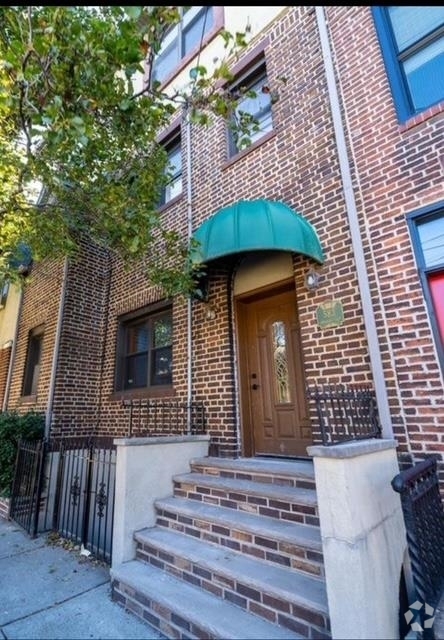 Building Photo - 583 Gregory Ave Unit 2 Rental