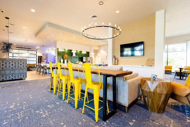 Photo - The Curve at Gilbert