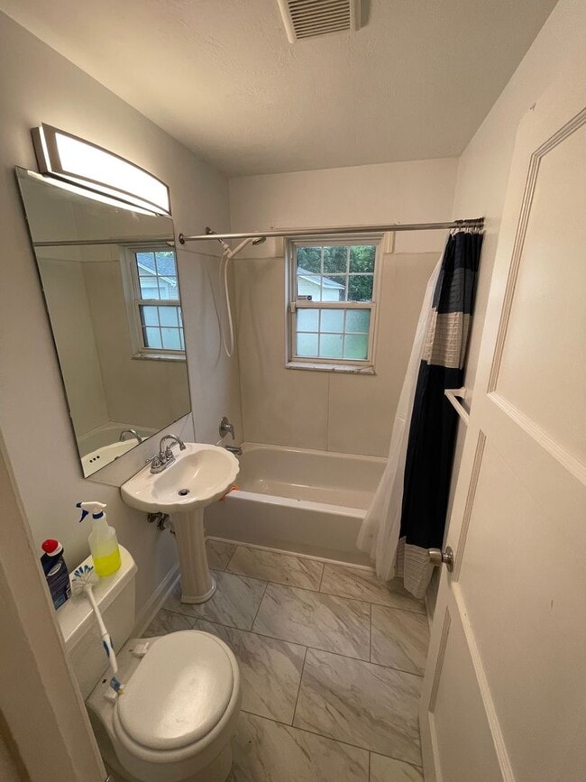 Photo - Cute 2 Bedroom Home Near The Fair Grounds