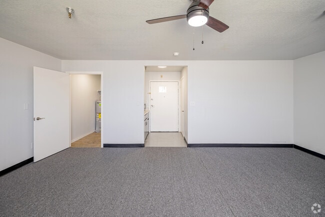 Estudio F1 - 550 pies cuadrados - Sala de estar - Jubilee Residences