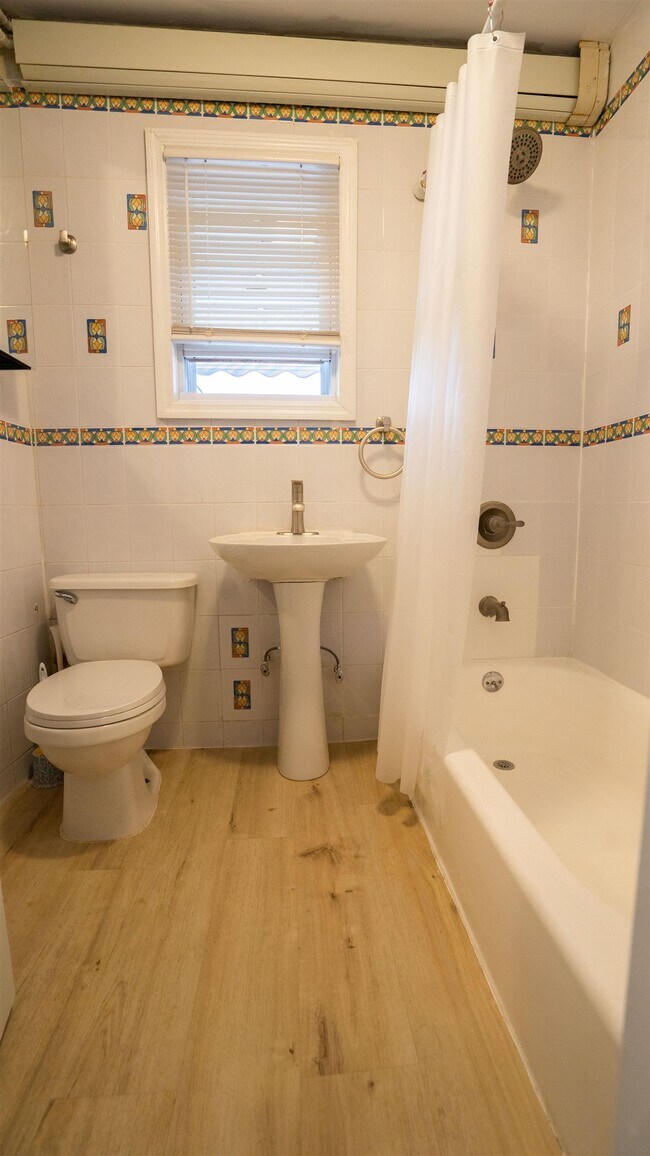 Photo - 1037 Avenue C