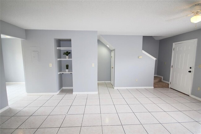 Photo - 3283 Oak Lake Pl