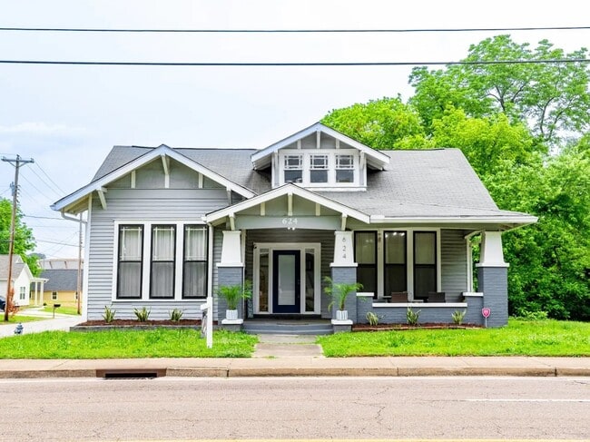 Building Photo - 624 N Highland Ave