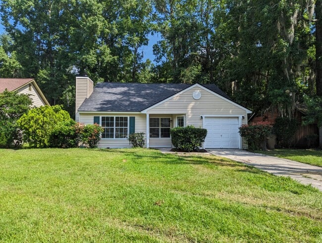 Front of home - 110 W White Hawthorne Dr House