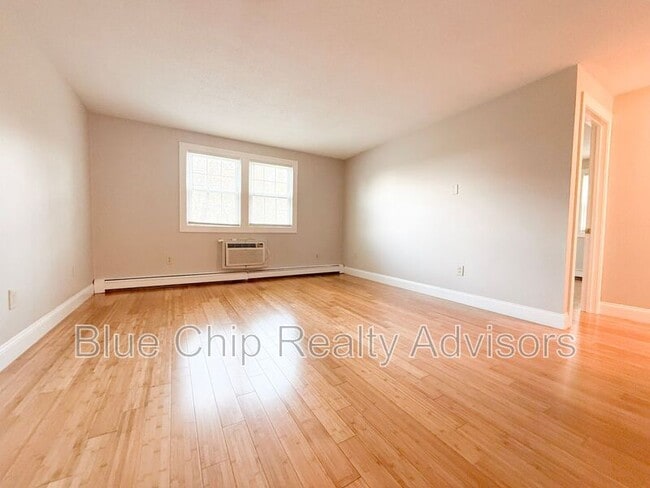 Photo - 31 Stonehenge Rd Unit 1