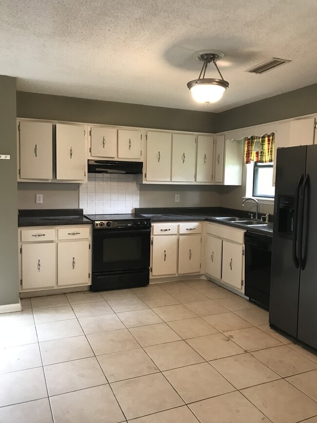 3 Bedroom 2 Bath Home - Bartlett - 3 Bedroom 2 Bath Home - Bartlett