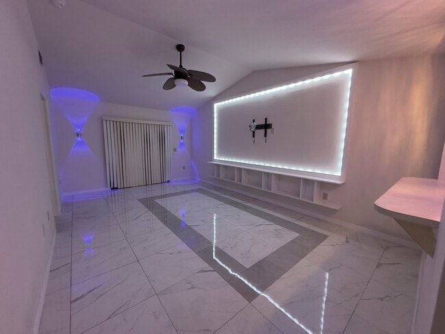 Photo - 4209 SW Santa Barbara Pl Unit 1