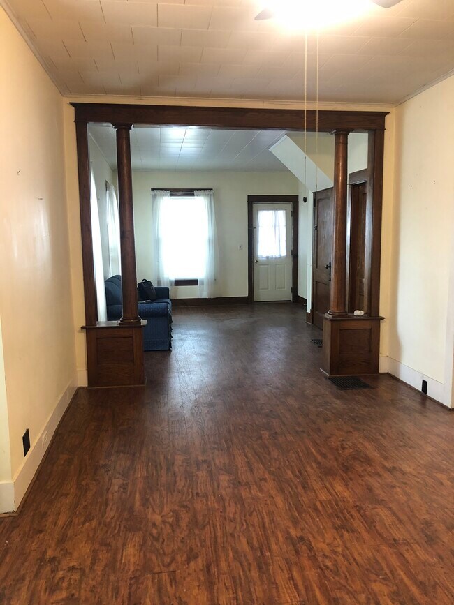 Living Area - 174 Grand St Unit Apt A