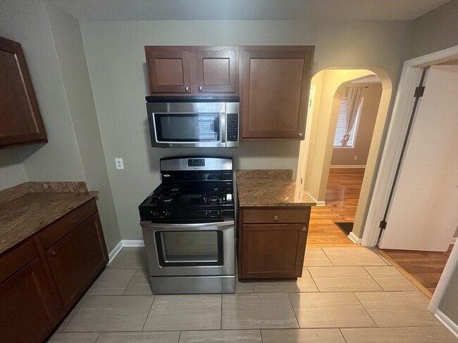 Photo - 346 E Mithoff St