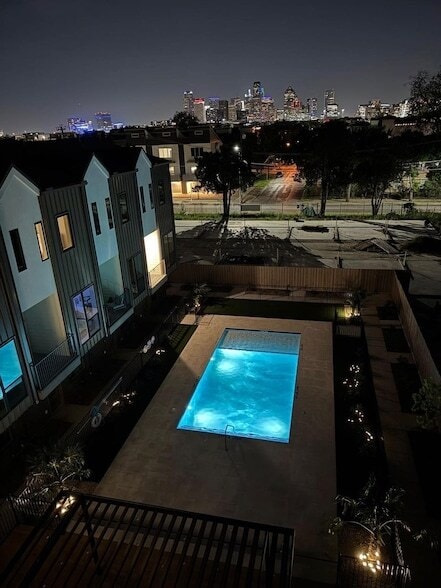 Photo - 1902 N Carroll Ave