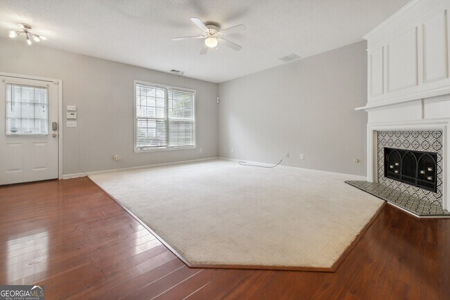 Photo - 4084 Howell Park Rd