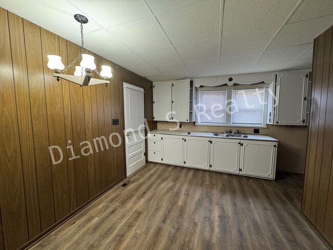 Photo - 2 Bedroom with Bonus Room!