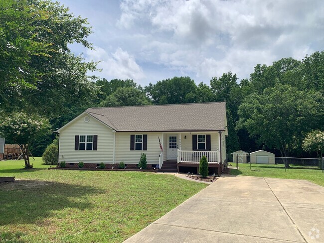 Building Photo - Fantastic Renovated Raleigh Ranch, With Am... Rental