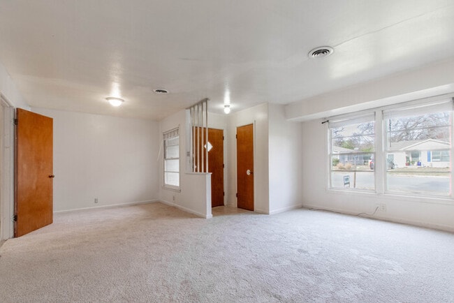 Photo - 809 Crescent St