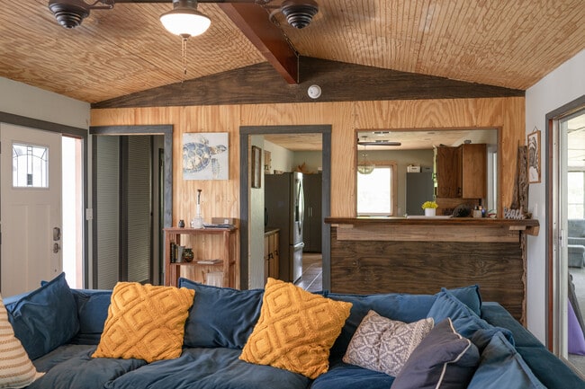 Photo - 105 21st Ave