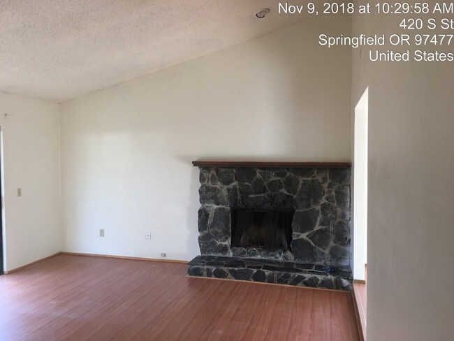 Photo - 3BR/2BA House/2-Car Garage in Springfield