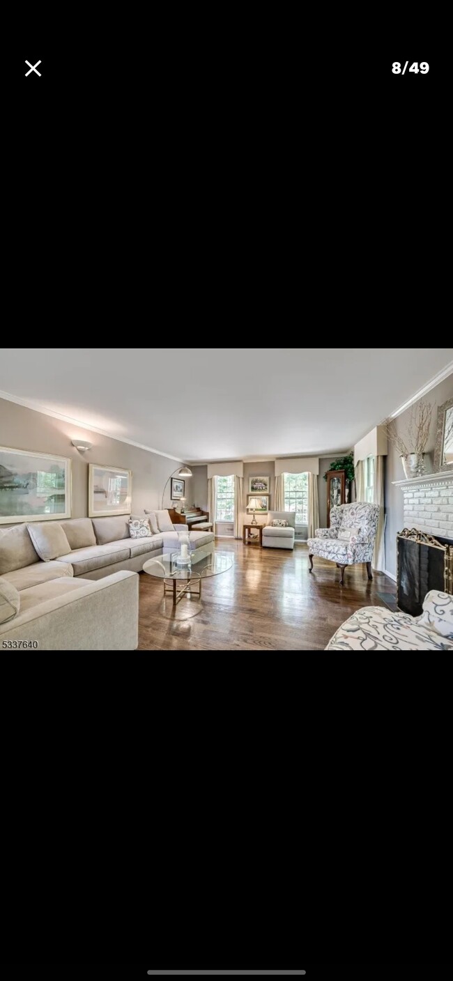 Photo - 6 Oak Grove Ln