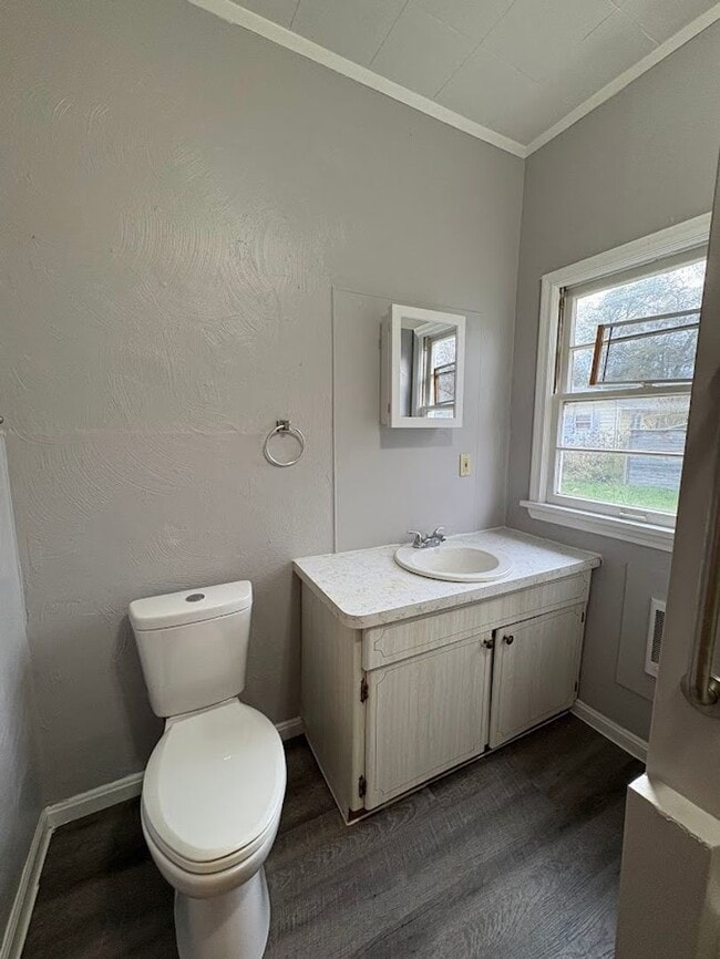 Photo - 1411 Spring Ave NE Unidad 1411 Spring Ave NE - Floor 1