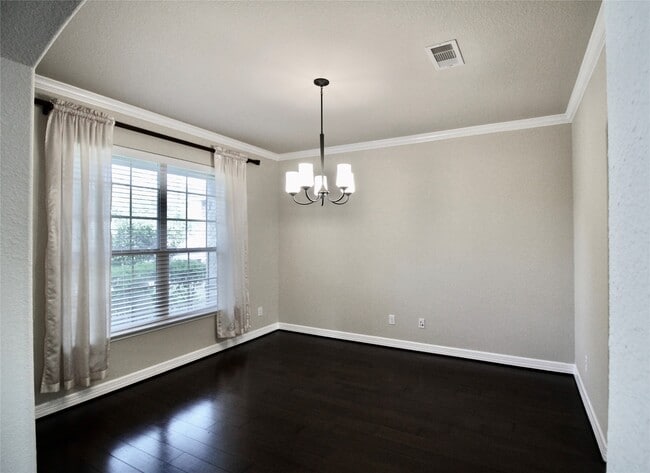 Photo - 158 Black Swan Pl