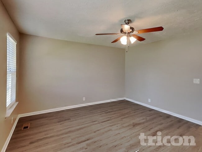 Photo - 1526 Amberwood Cir