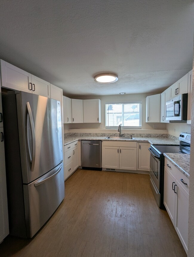 Photo - 2065 California Ave Unit B