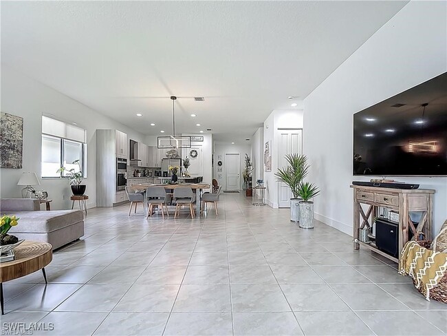 Photo - 5285 Marano Dr