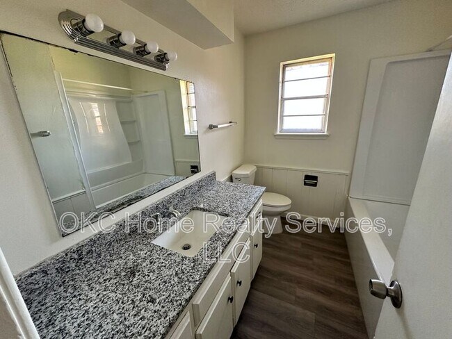 Photo - 421 NW 89th St