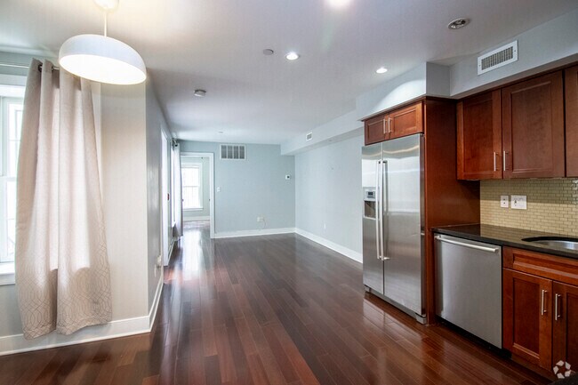 Building Photo - 1522 Race St Unit 4 Rental