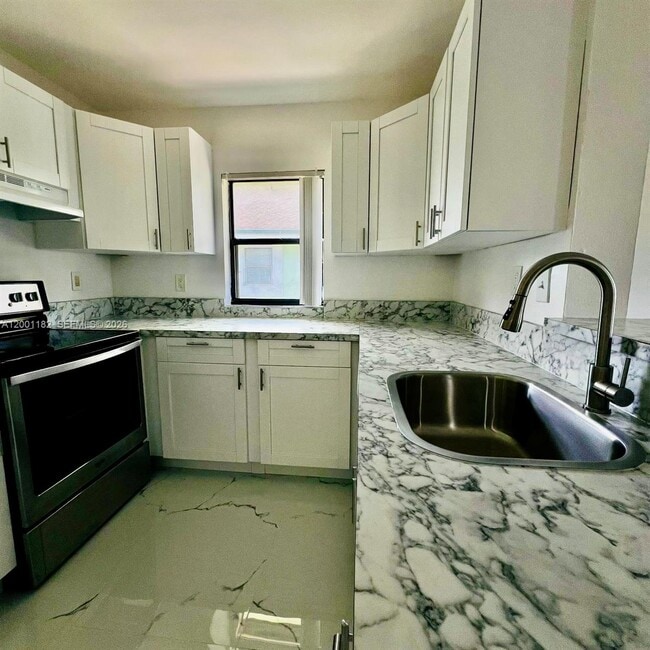 Building Photo - 4030 NW 87th Ave Unit 4030