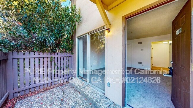 Photo - 5064 Roma St