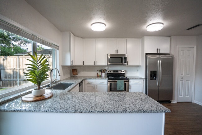 Photo - 5097 Roberts Dr