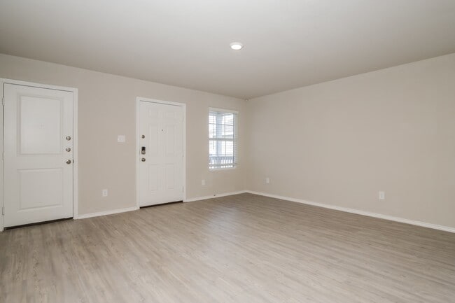 Photo - 5734 Leon Pl