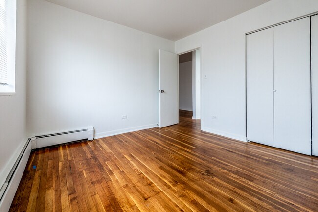 Habitación - 8326-8332 S Ellis Ave